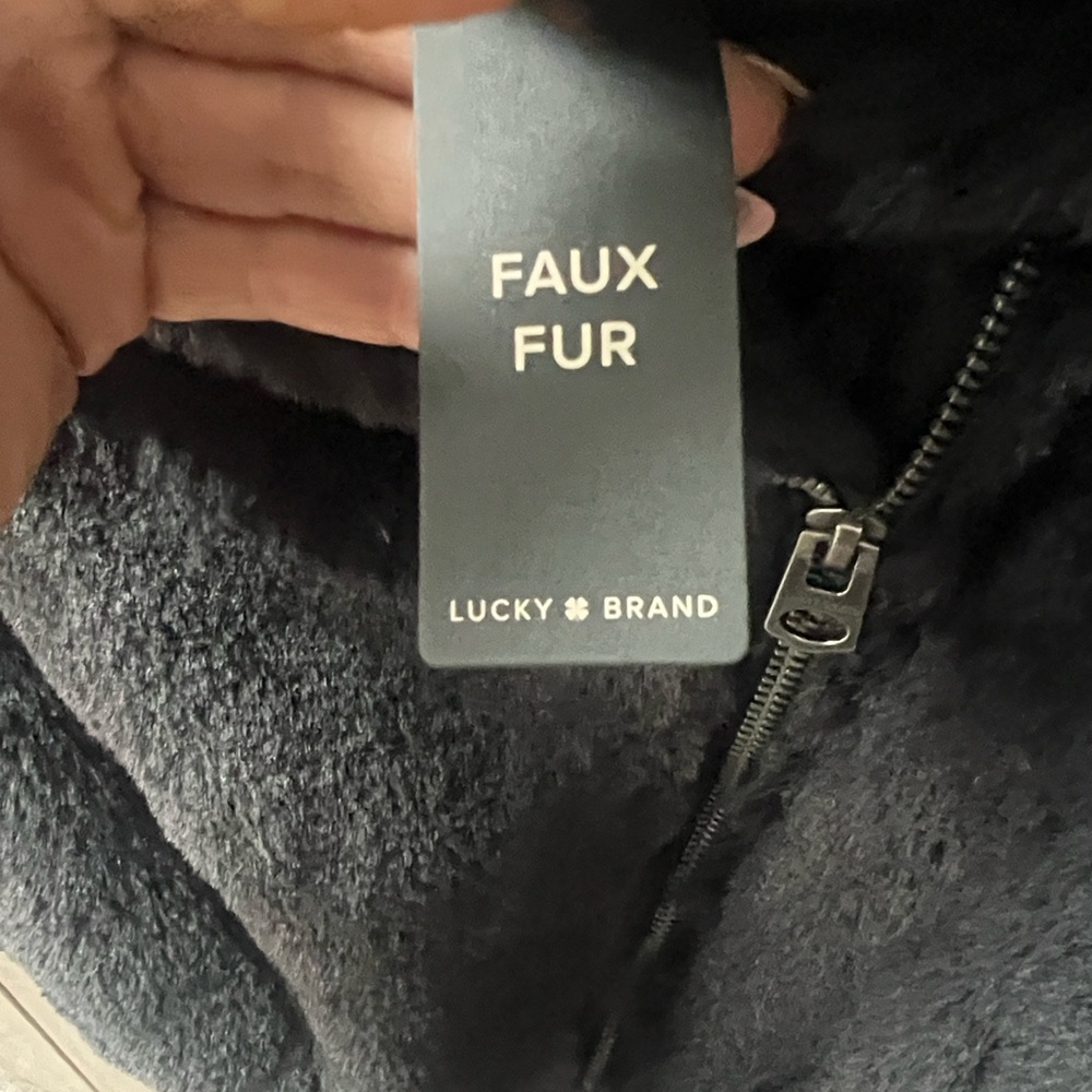 🌟🌟🌟LUCKY BRAND🌟🌟🌟
Black Faux Fur Women’s Jacket - Picture 7 of 9
